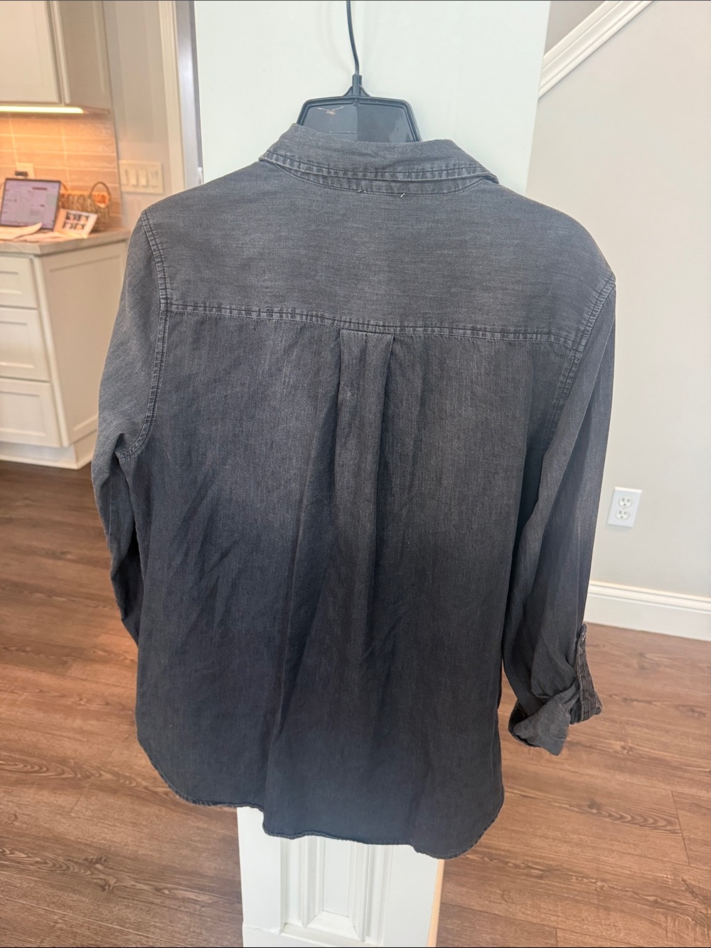 Tribal Jeans Ladies Lightly Washed/Distressed Black Lightweight Button Up M - Picture 9 of 9